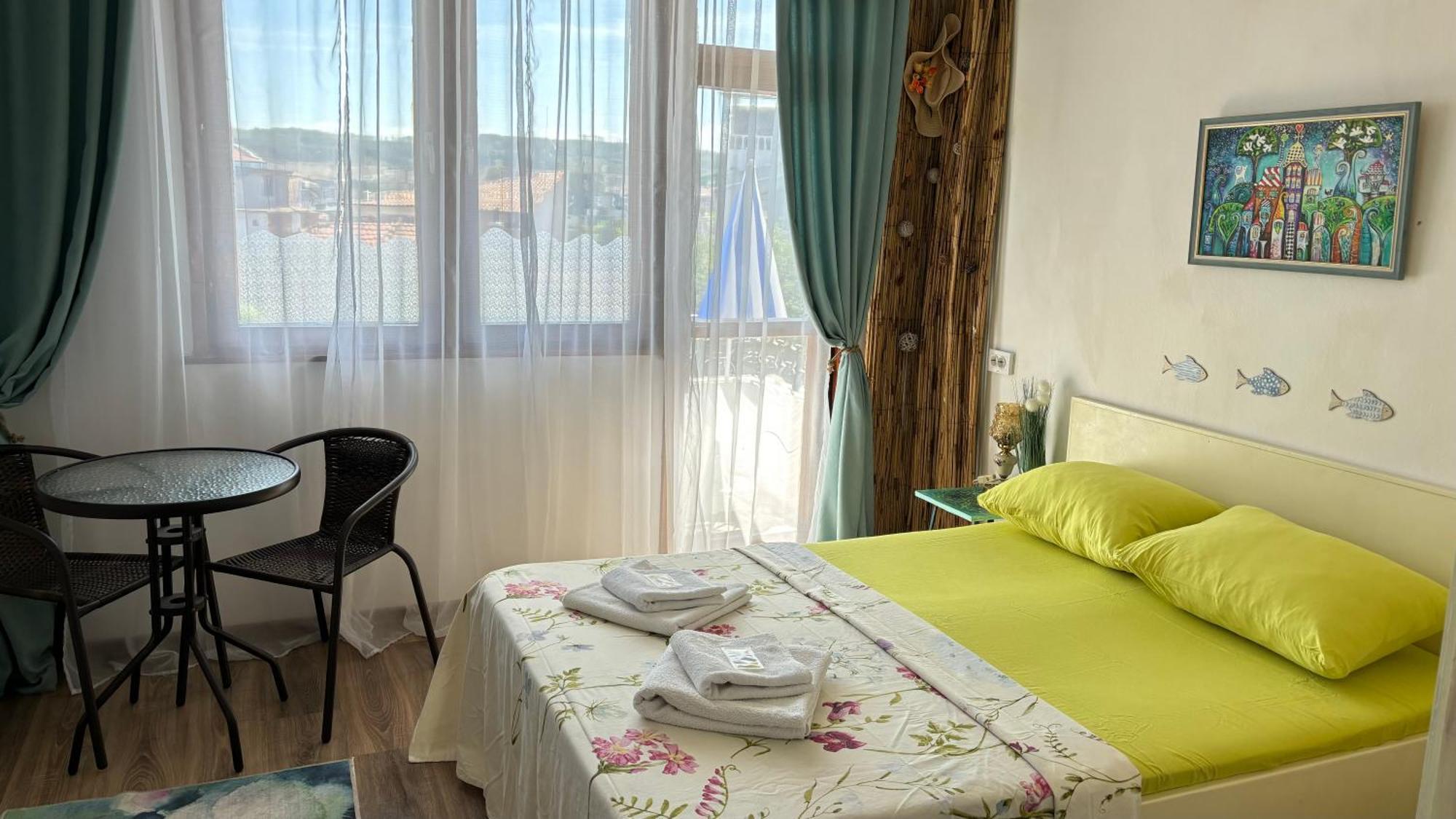 Guest House Hei Taka Sosopol Exterior foto