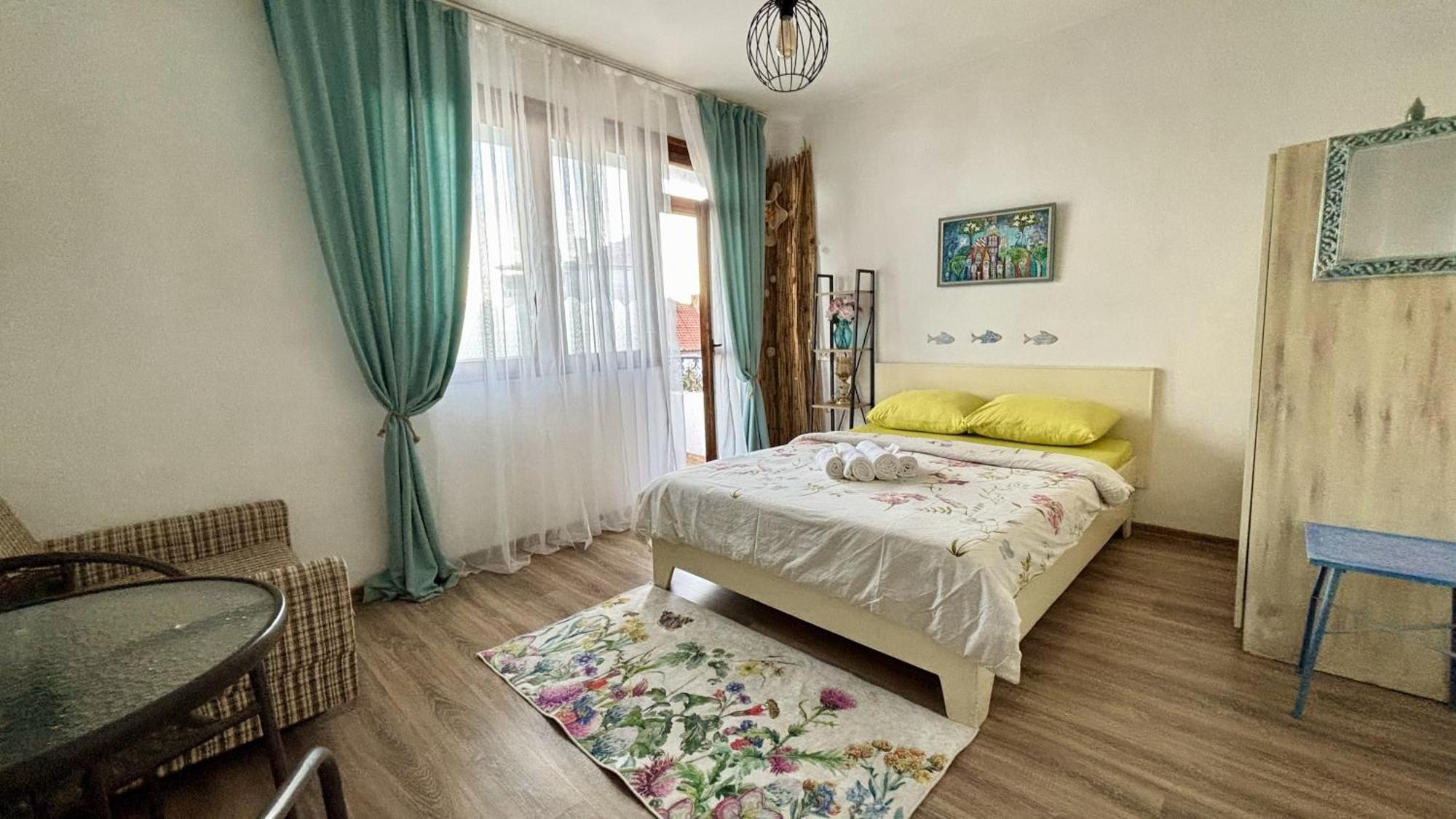 Guest House Hei Taka Sosopol Exterior foto